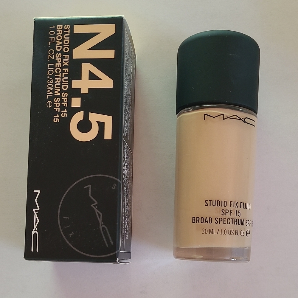 MAC Cosmetics Cream Foundation Studio Fix Fluid N4.5